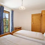 Schwarzbauernhof Agroturismo *